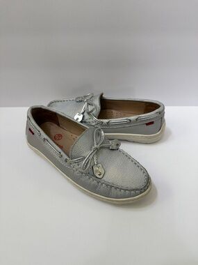 Marc Joseph New York Girls Youth Silver Leather Boat Loafers Bow Front Size 1.5